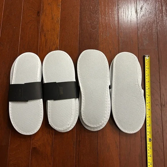4 pairs new hotel spa Disposable Slippers Open Toe
White NonSlip Travel unisex - Picture 3 of 3